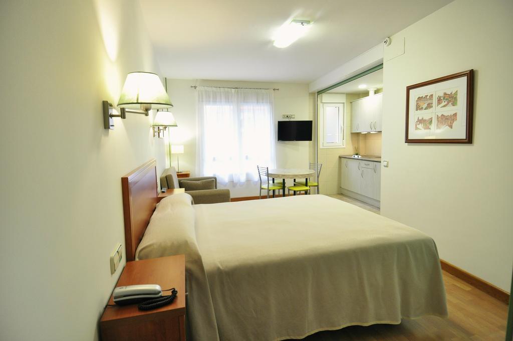 Hotel Apartamentos Aralso Segovia Luaran gambar